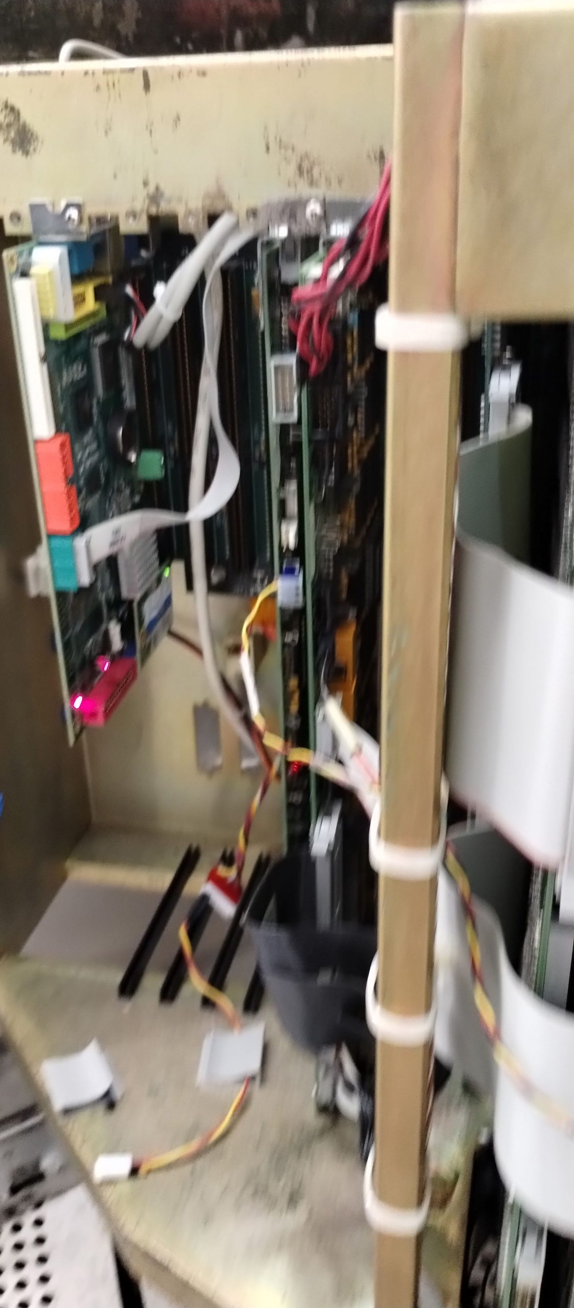 Used 1992 KLA-Tencor Surfscan 6200 Surface Defect Inspection System