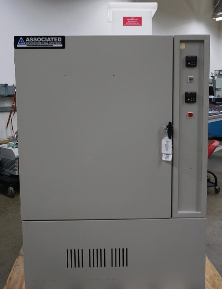 Used Associated Environmental LH10 Temperature and Humidity chamber