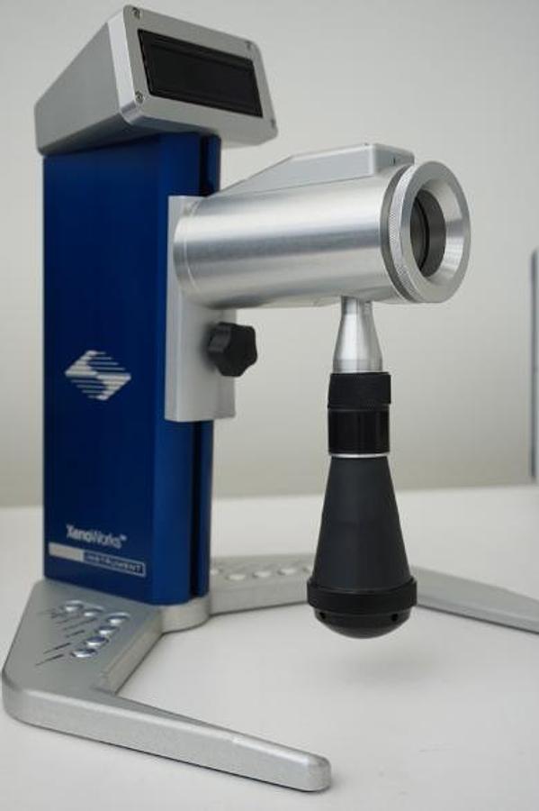 Used Sutter Instrument XenoWorks XWM-100 includes Left and Right 3-axis MP285 motorized micromanipulators with 1 XW-JOY Joystick controller