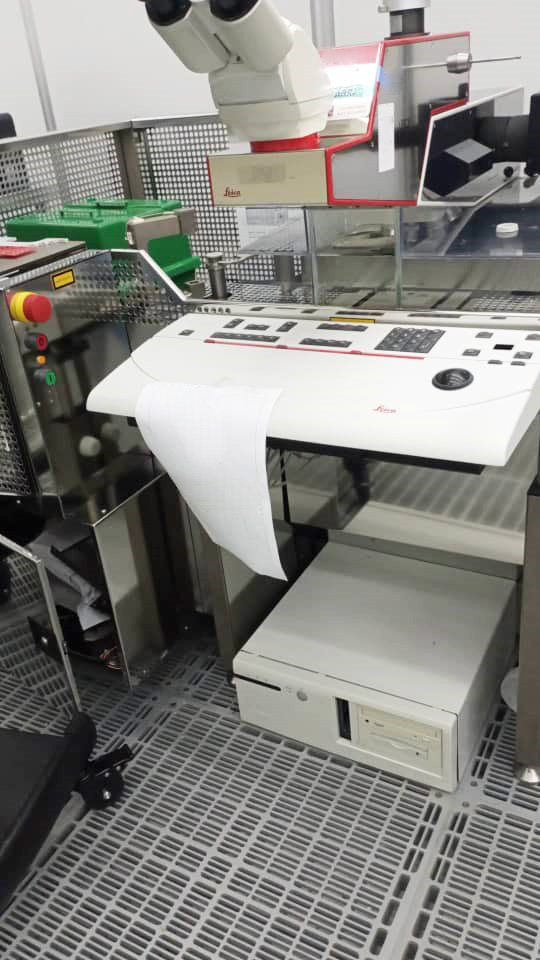 Used Leica INS 3000 Microscope