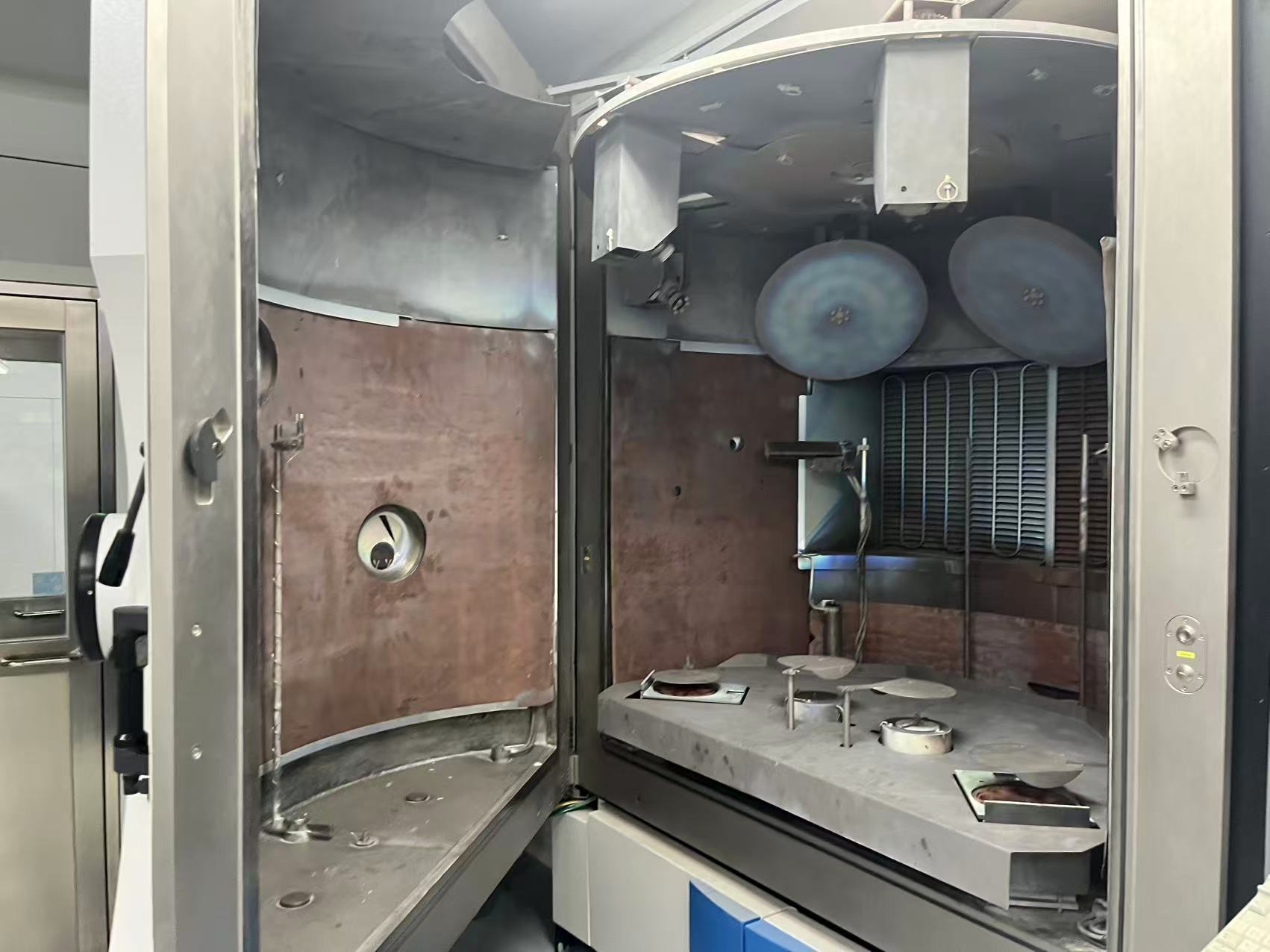 Used Leybold Optics SyrusPro 1510 Double APS Evaporator System
