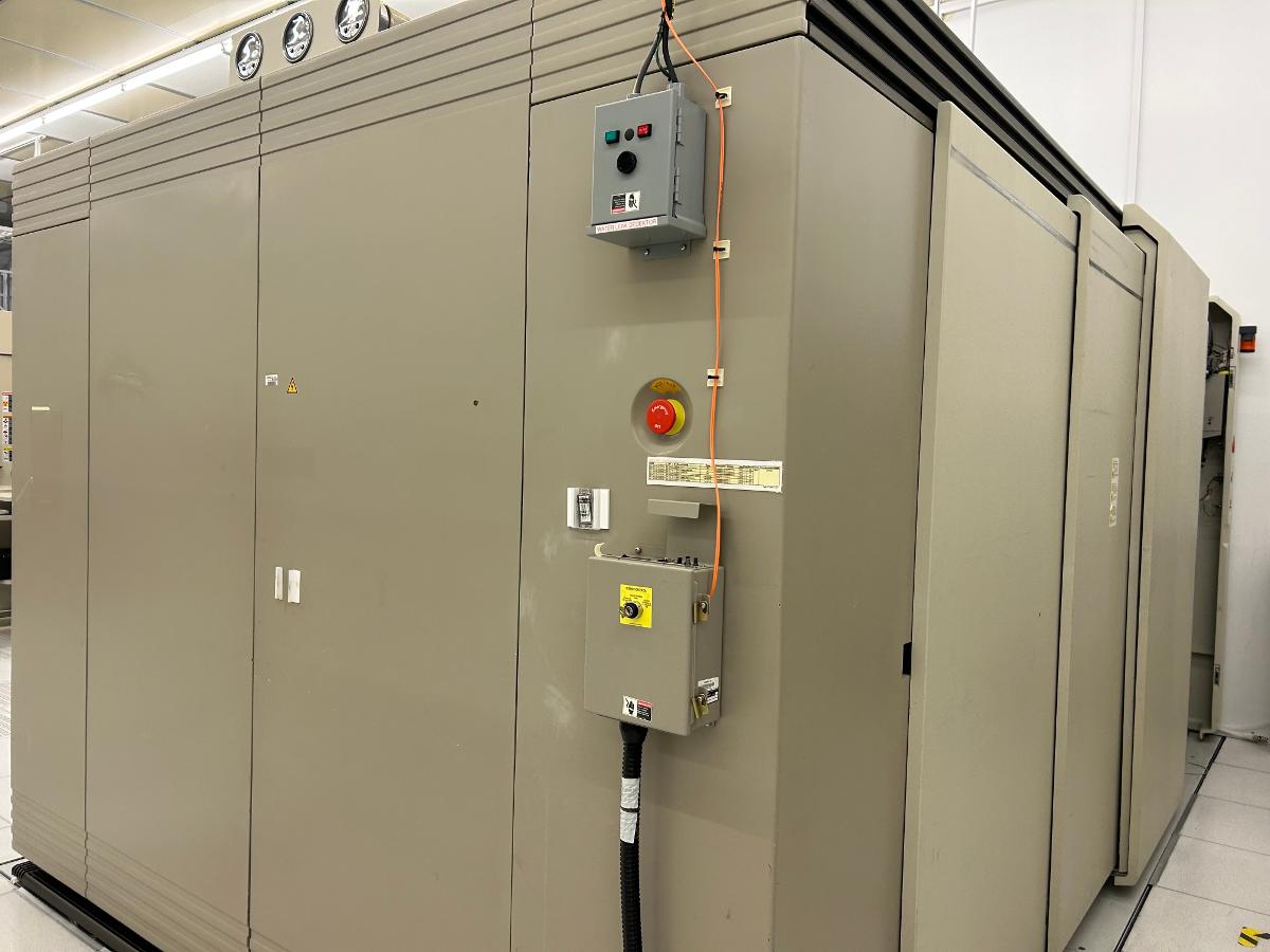 Used 2000 Varian E500 EHPi Medium Current Implanter