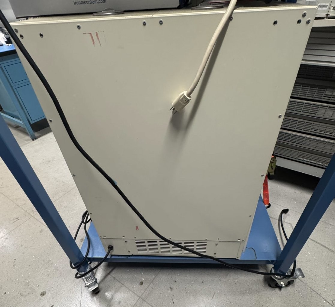 Used Yamato DKN402 Forced Convection Tabletop Lab Oven