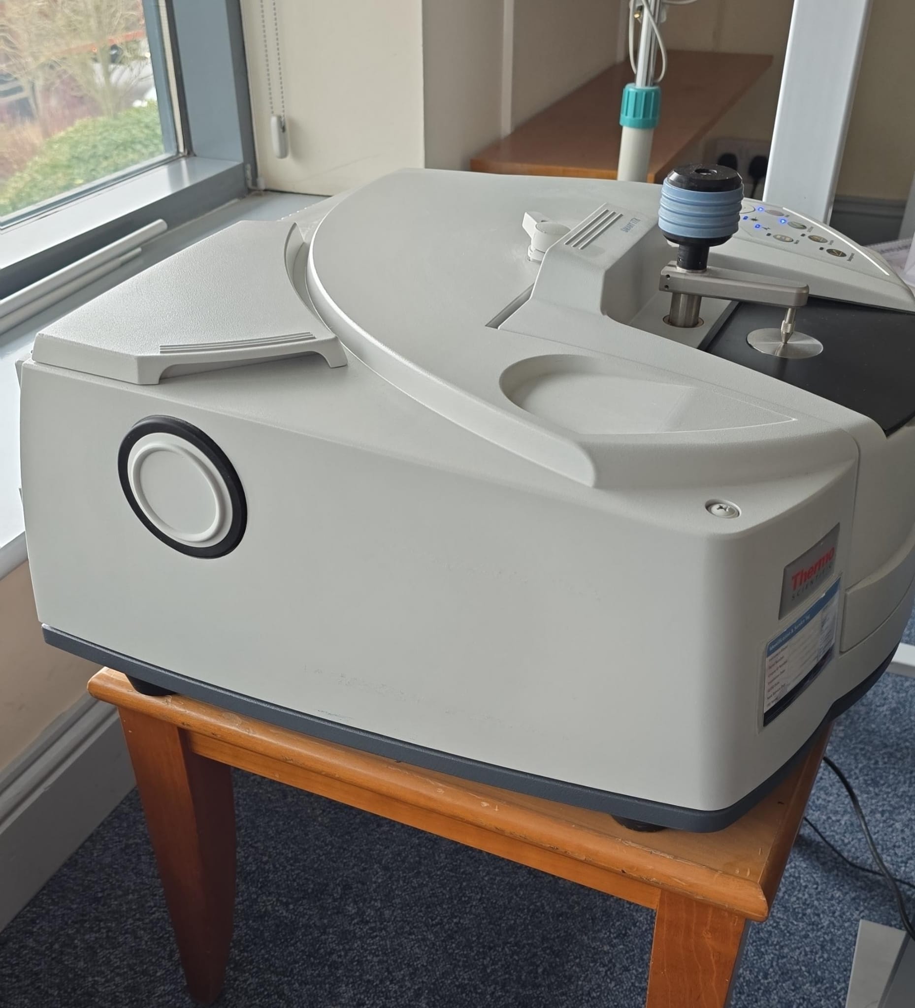 Used Thermo IS10 FTIR Smart ATR