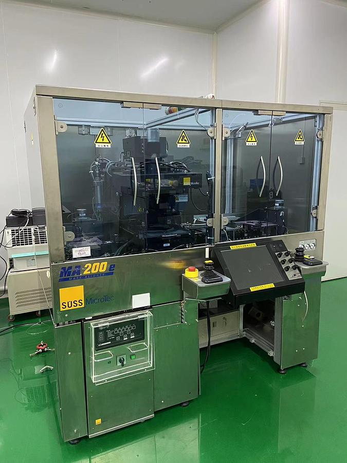 Used 2006 Suss MA300E Aligner