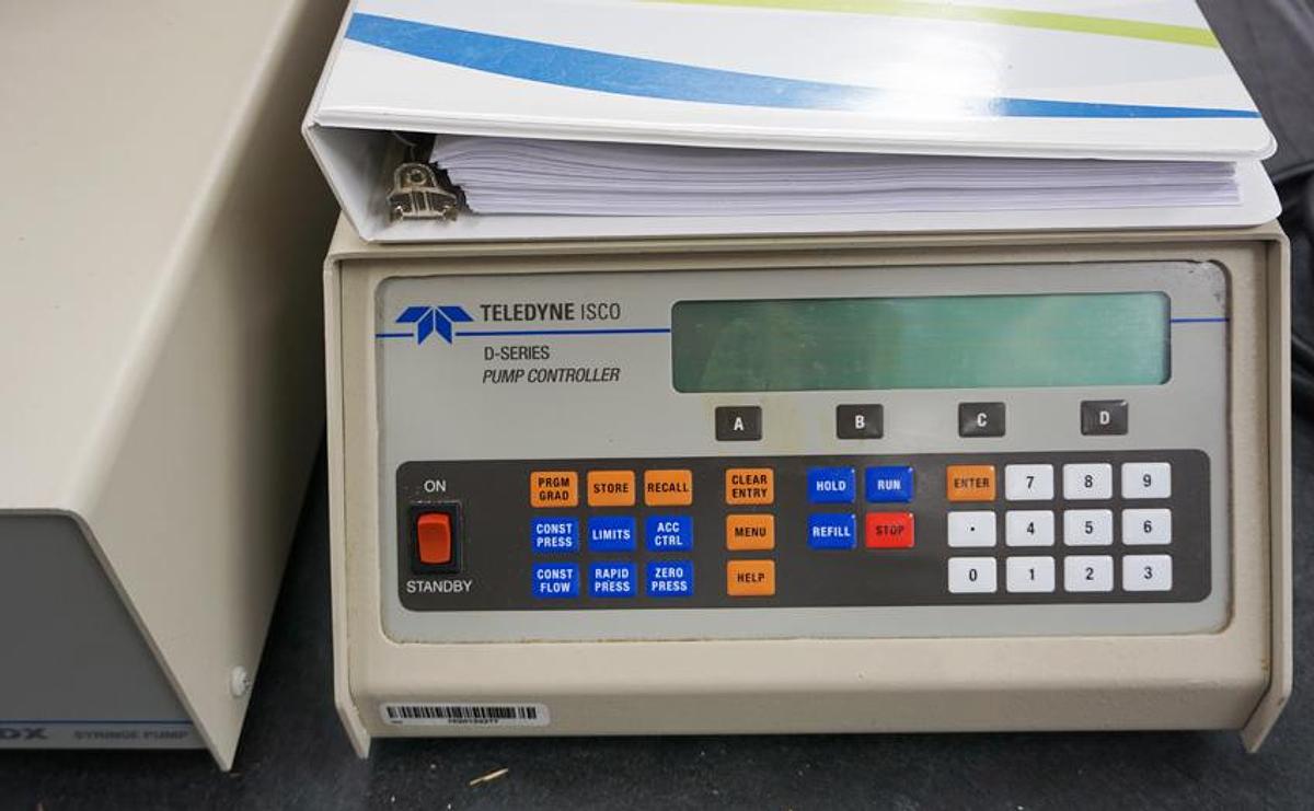 Used Teledyne 100DX High Pressure 10,000 psi Syringe Pump with controller