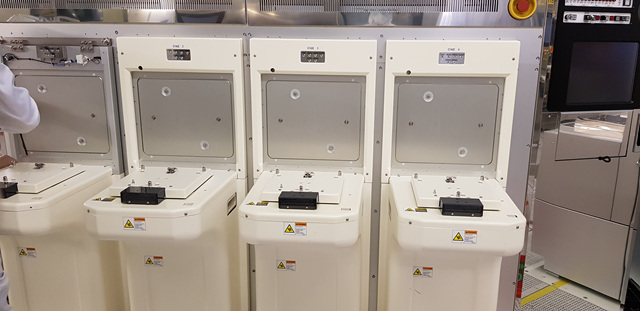 Used 2008 DNS Dainippon Screen SU3000 12 Inches 4 Chambers Wet Station