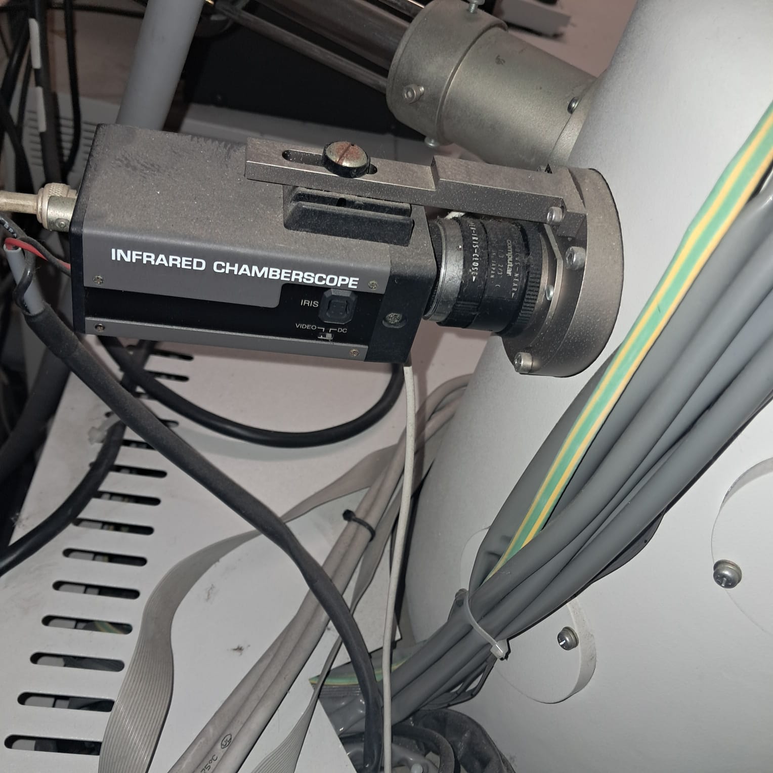 Used HITACHI S-3200 SEM