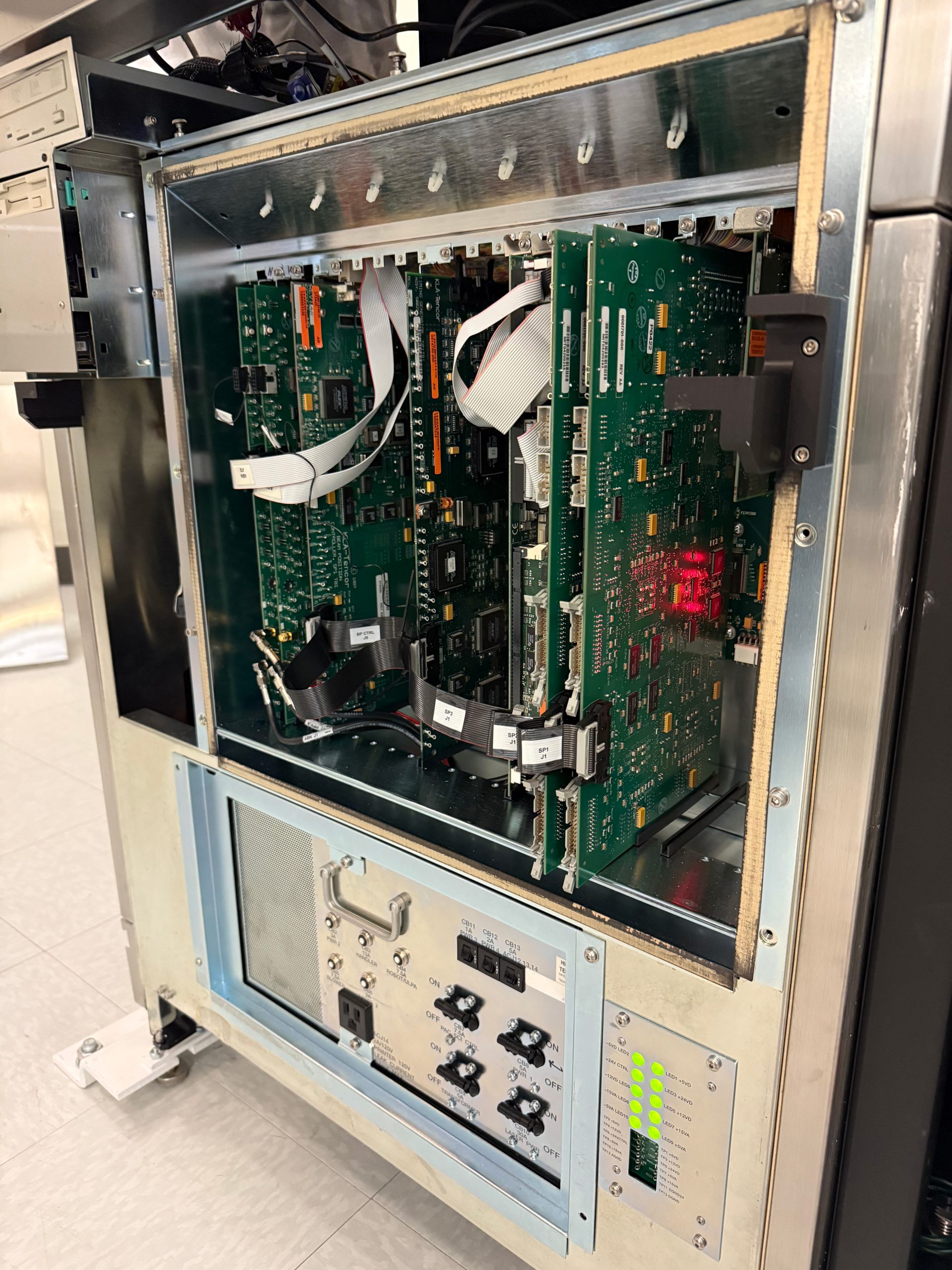 Refurbished 2004 KLA- Tencor Surfscan SP 1 DLS Unpatterened Surface Inspection