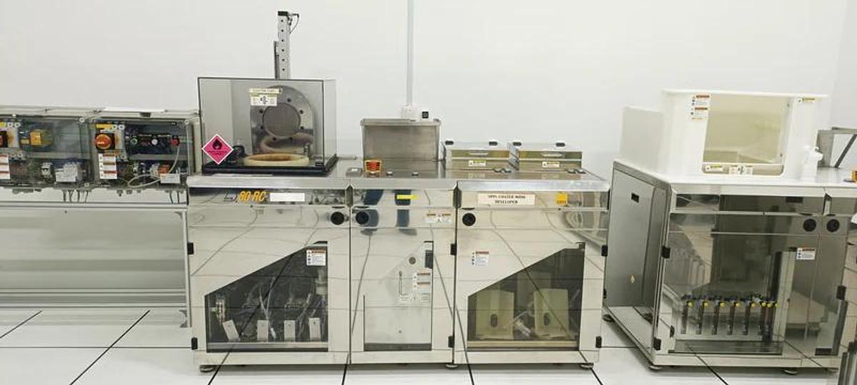 Used 2009 Karl Suss MicroTec Coater, Wafer Bonder, De-Bonder, wet clean