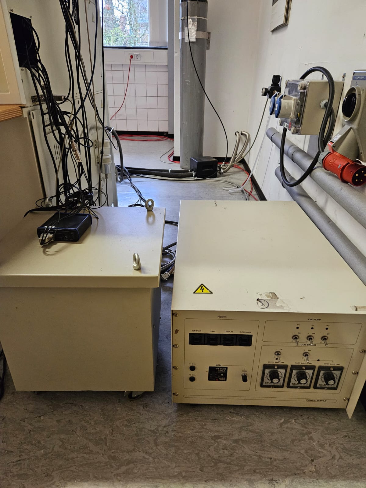 Used HITACHI S-4500 , Scanning electron microscope