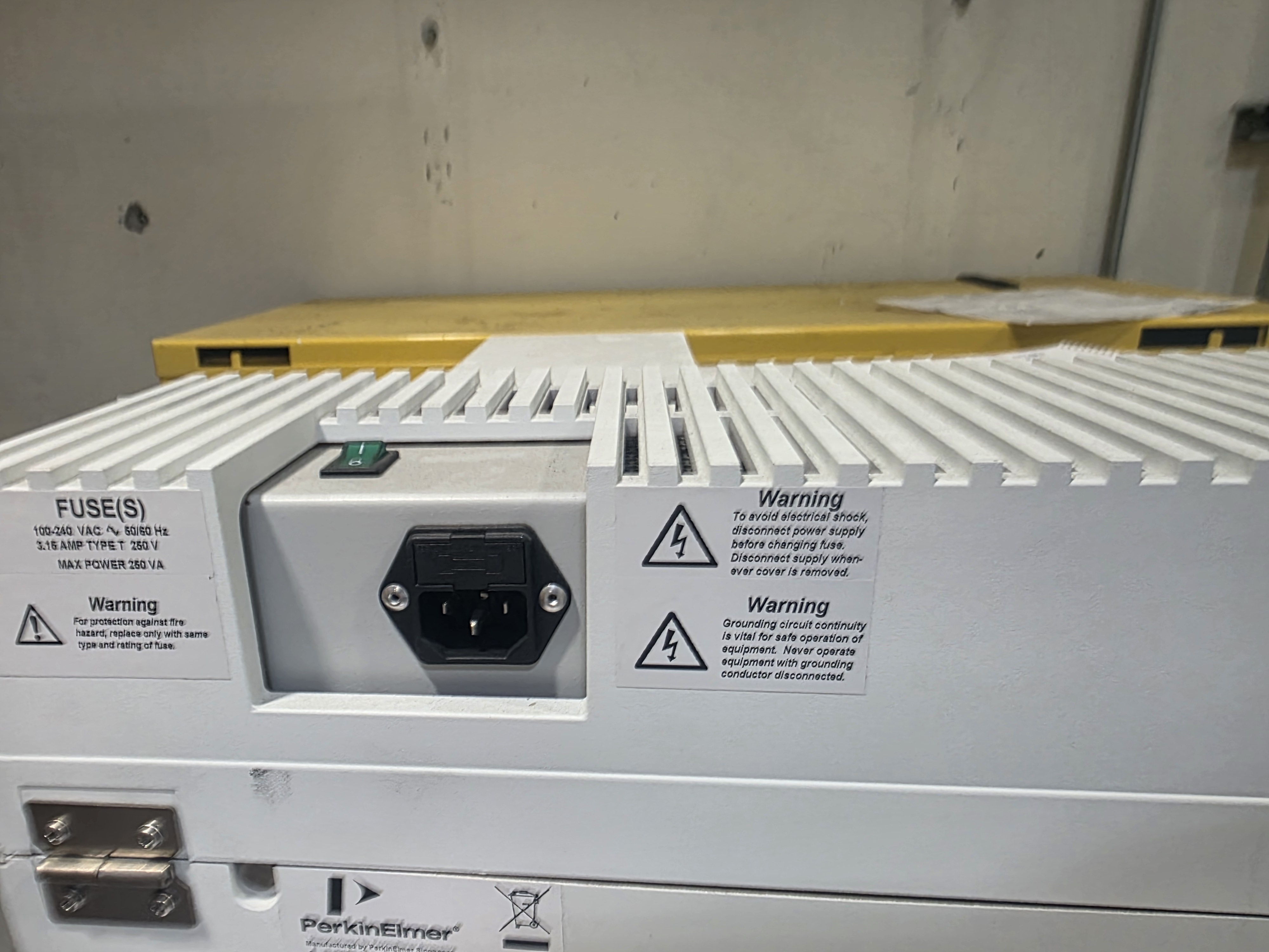 Used Perkin Elmer Lambda 35 UV VIS Spectrometer