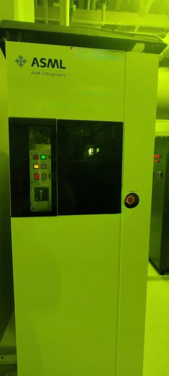 Used 2000 ASML 700D