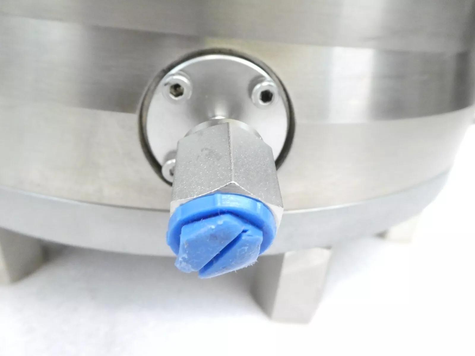 Used Edwards STP-XH2603P PT550Z001R Turbomolecular Pump Turbo New