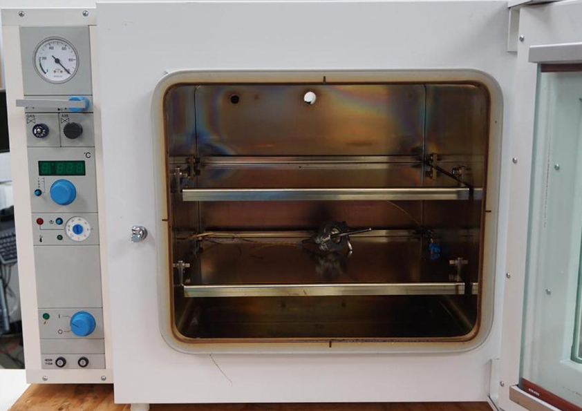 Used Thermo Scientific Vacutherm VT6060P High Temperature shelf heated vacuum oven- max 300C