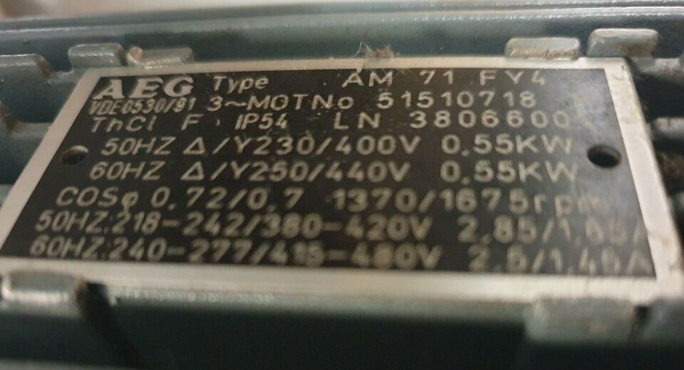 Used Leybold TRIVAC S16B Vacuum Pump W/ AR16-25 EXHAUST OIL MIST FILTER (RBD1.2)