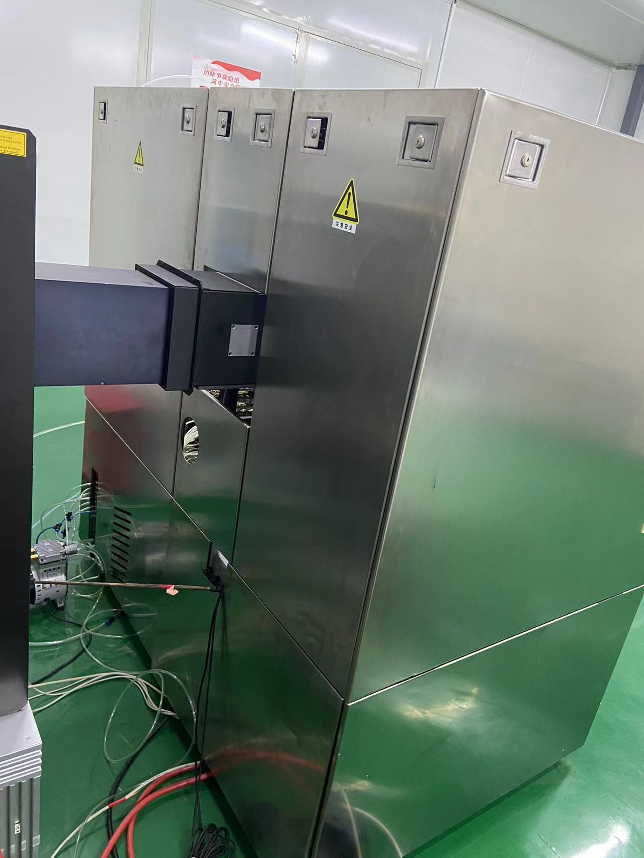 Used 2006 Suss MA300E Aligner