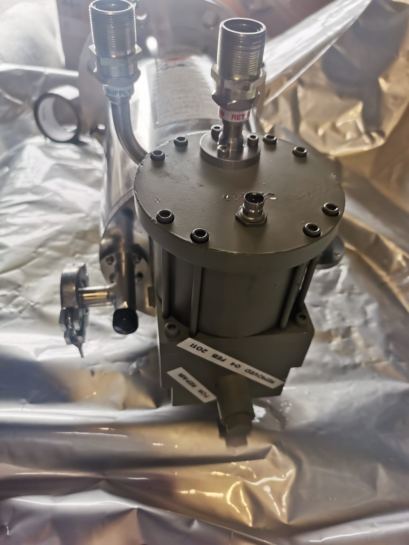 Used Eaton Nova 6200AV Cryogenics cryo pump