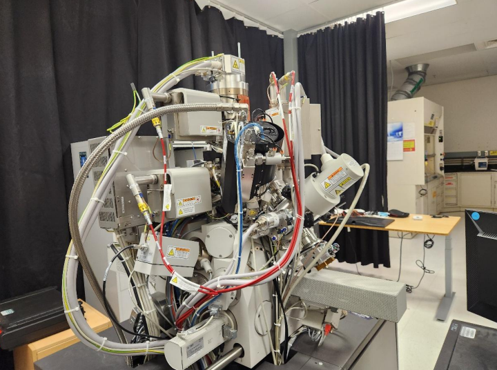 Refurbished FEI Helios Nanolab 460F1