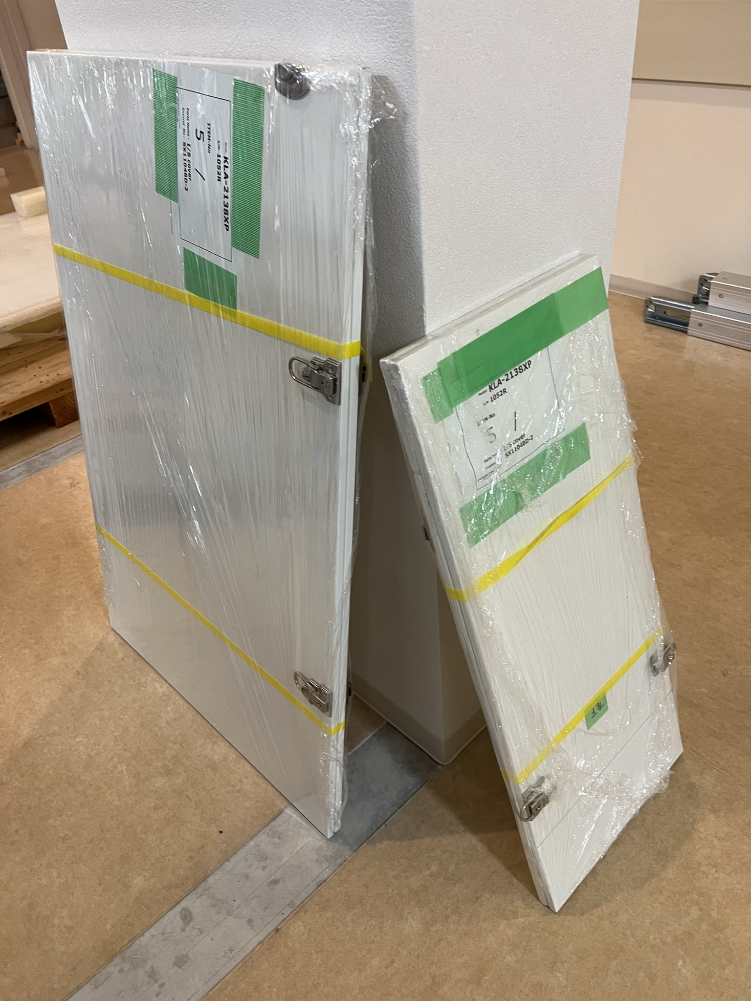 Used KLA 2138 XP Dual open cassette for 200mm