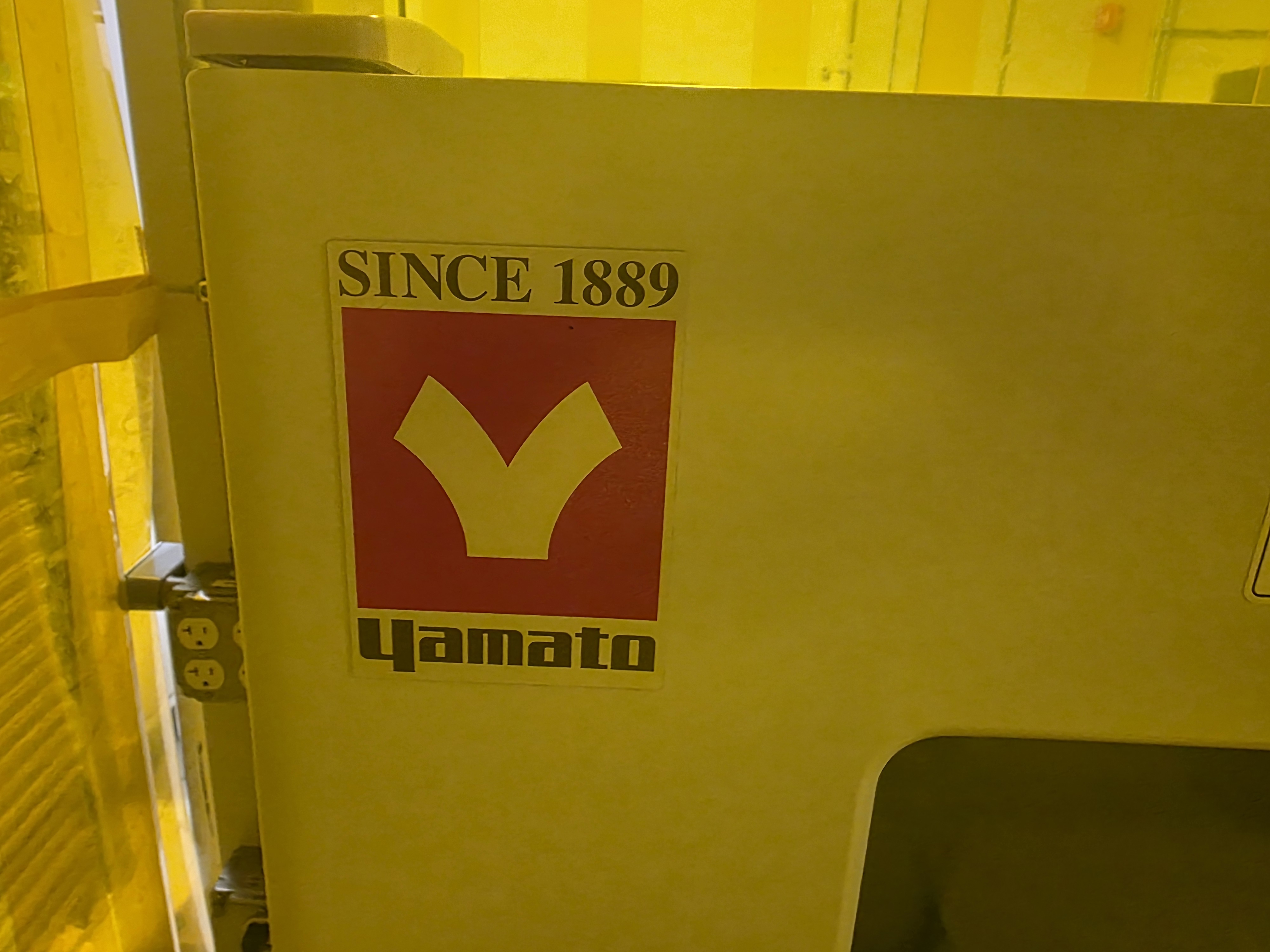 Used Yamato  DVS402C Drying Lab Oven