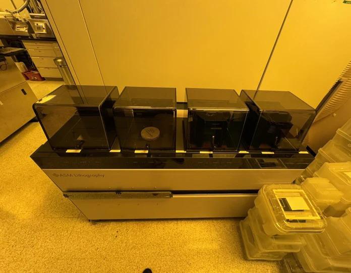 Used 1996 ASML PAS 5500 / 300 C DUV Stepper (Deep Ultraviolet)