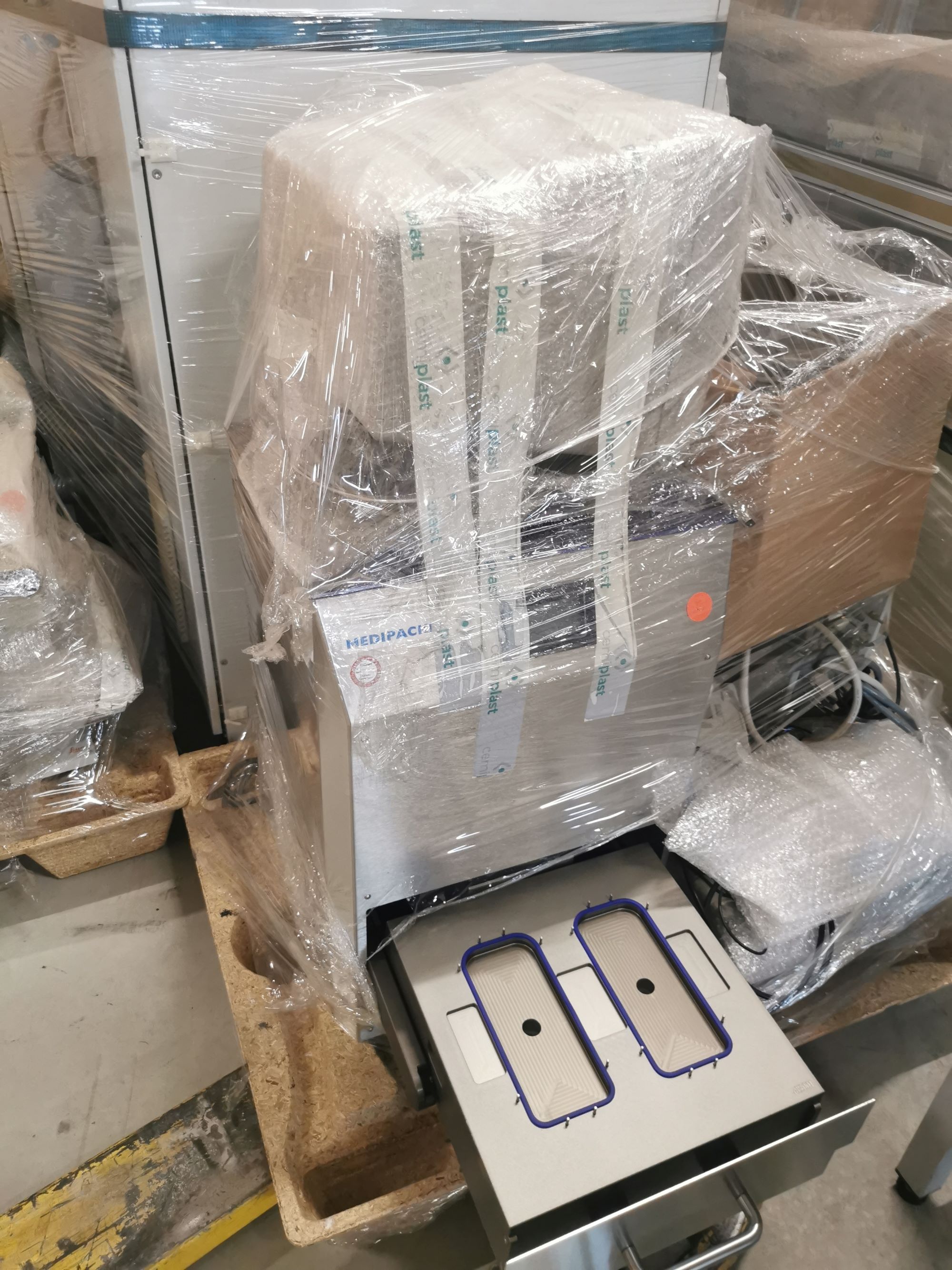 Used Europlasma CD 900 Manual load Plasma Cleaner