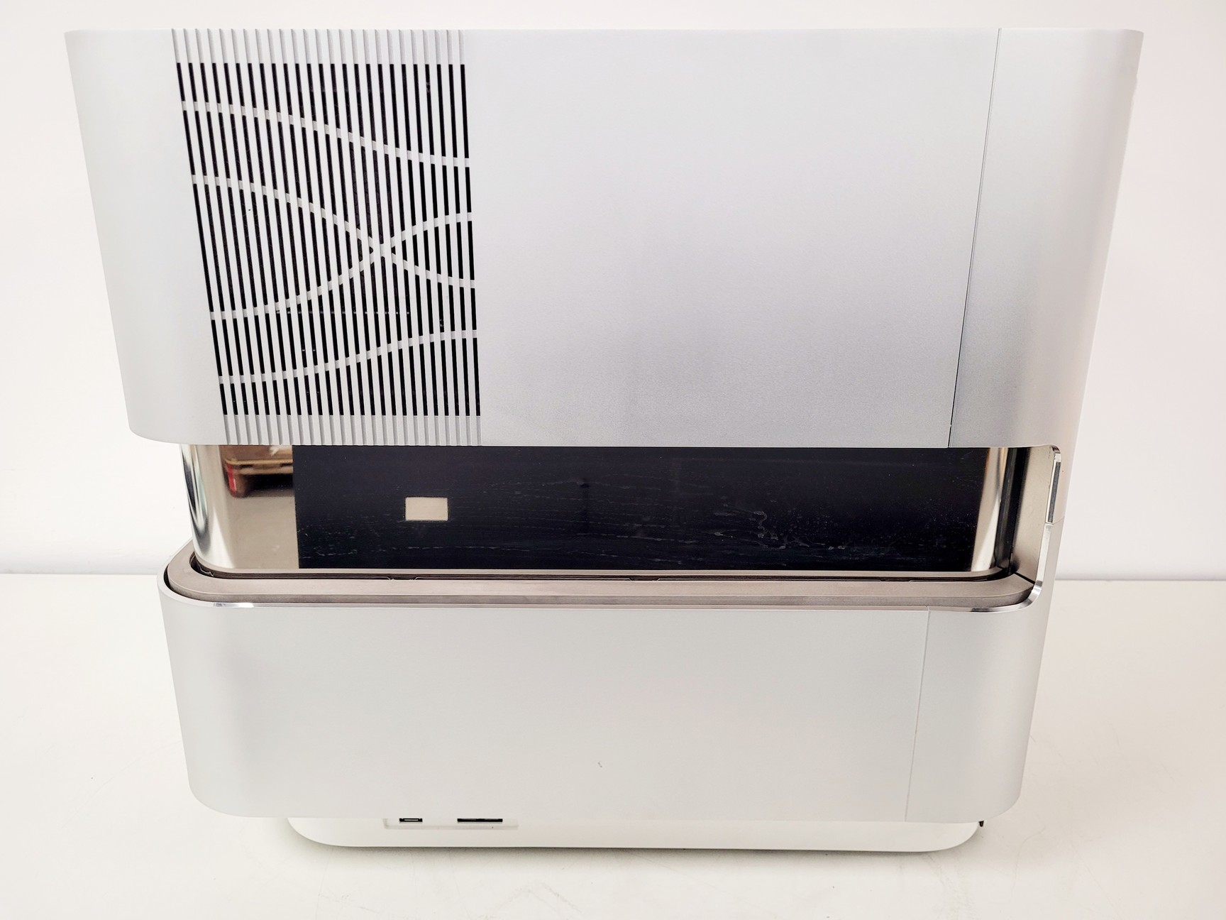 Used 2020 Illumina NextSeq2000 Next Generation Sequencer 2020 Lab