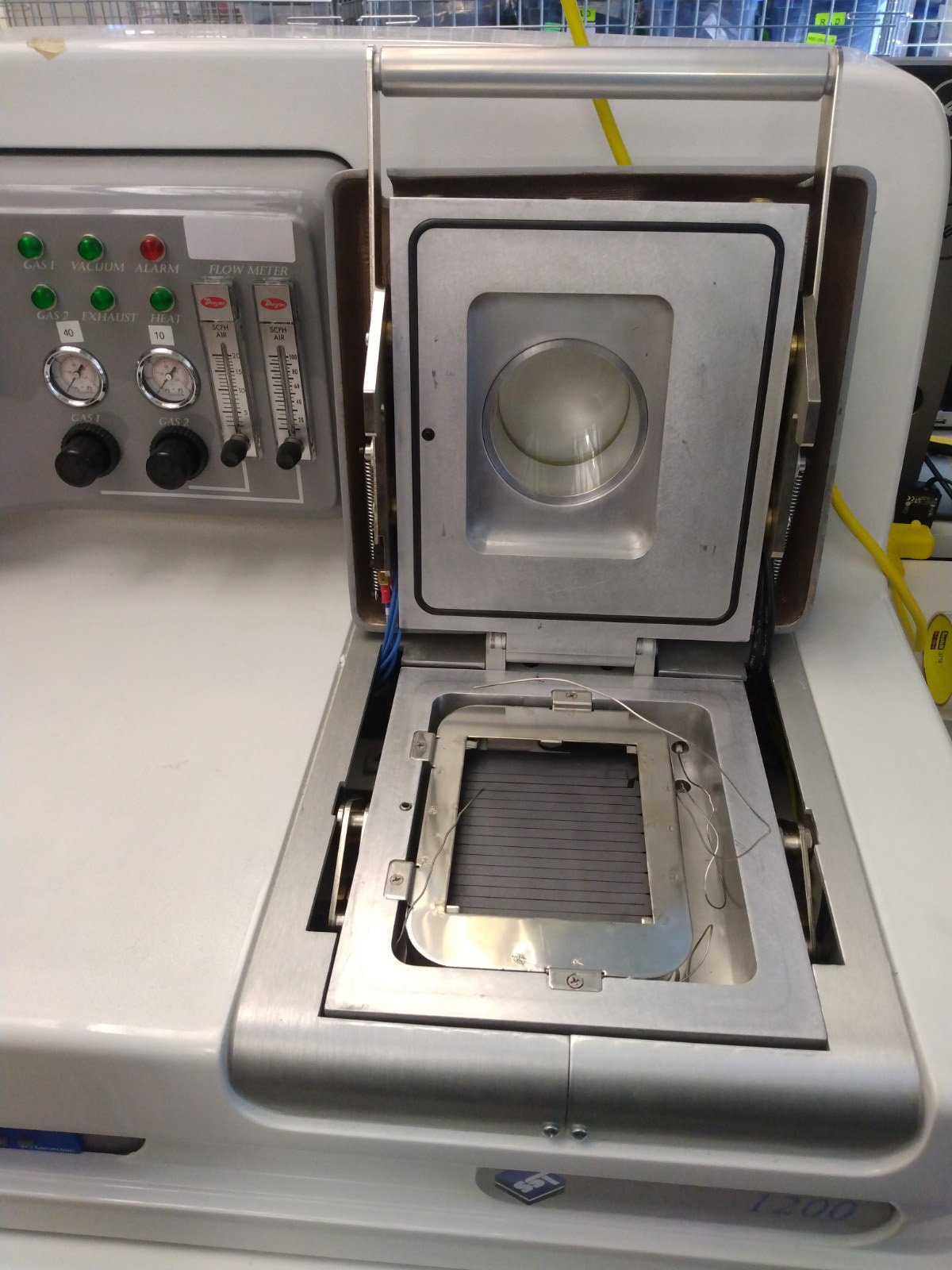 Used SST 1200 Table-Top Vacuum Solder