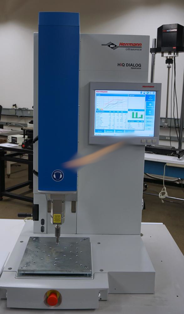 Used 2014 Hermann Ultrasonics HiQ dialog 1200 speed control ultrasonic welder 1200Watts @ 35Khz