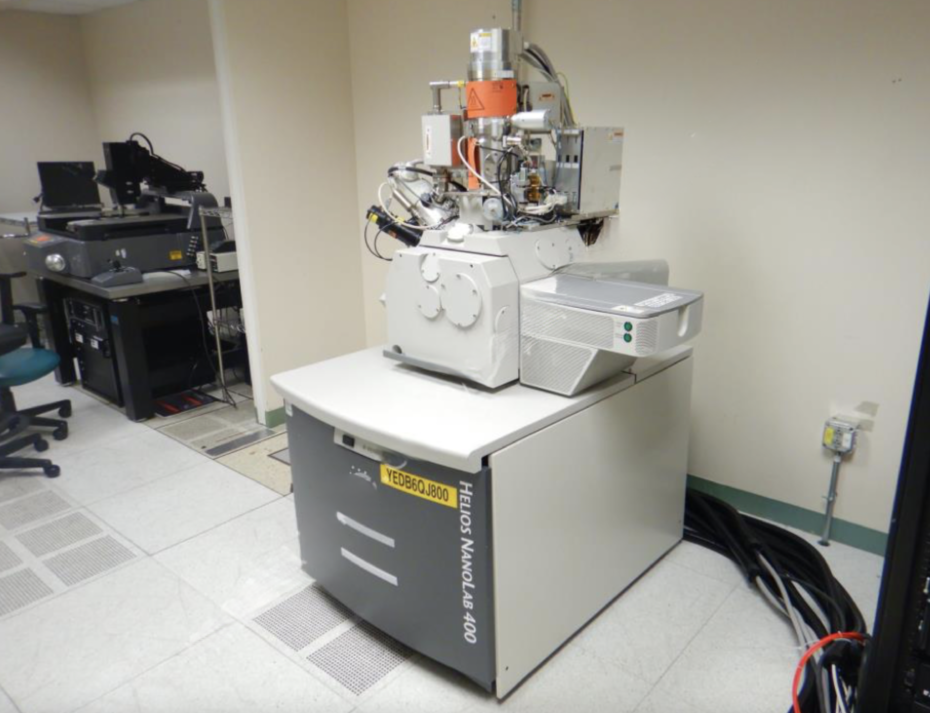 Used 2009 FEI Helios Nanolab 400