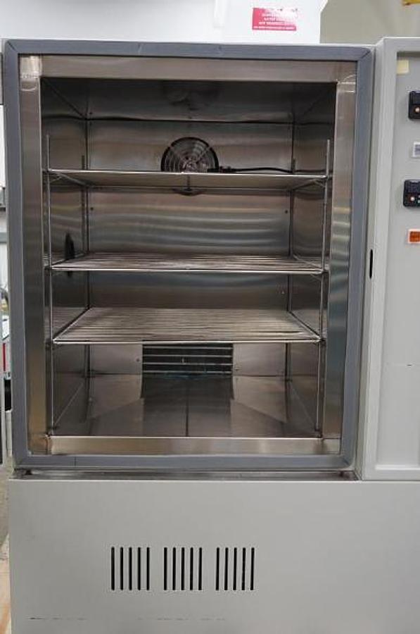 Used Associated Environmental LH10 Temperature and Humidity chamber
