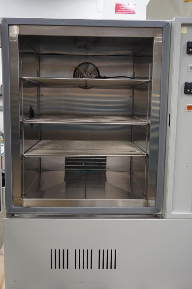 Used Associated Environmental LH10 Temperature and Humidity chamber