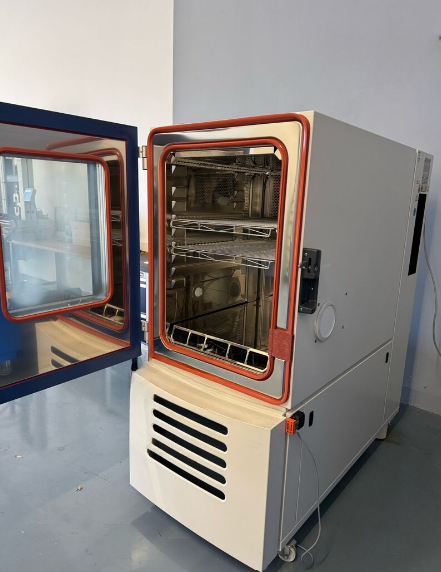 Used Votsch VT4034 Temperature oven