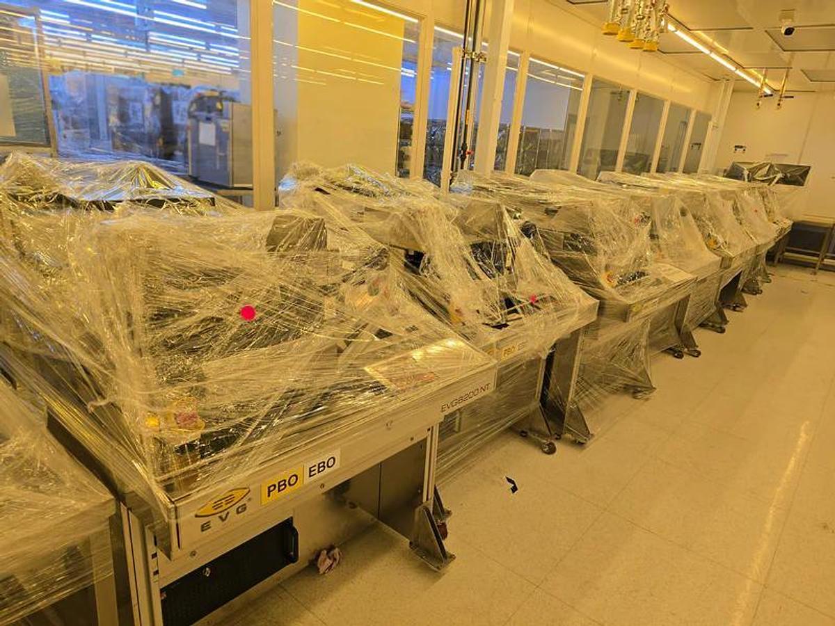 Used EVG 6200 NT Mask Aligner