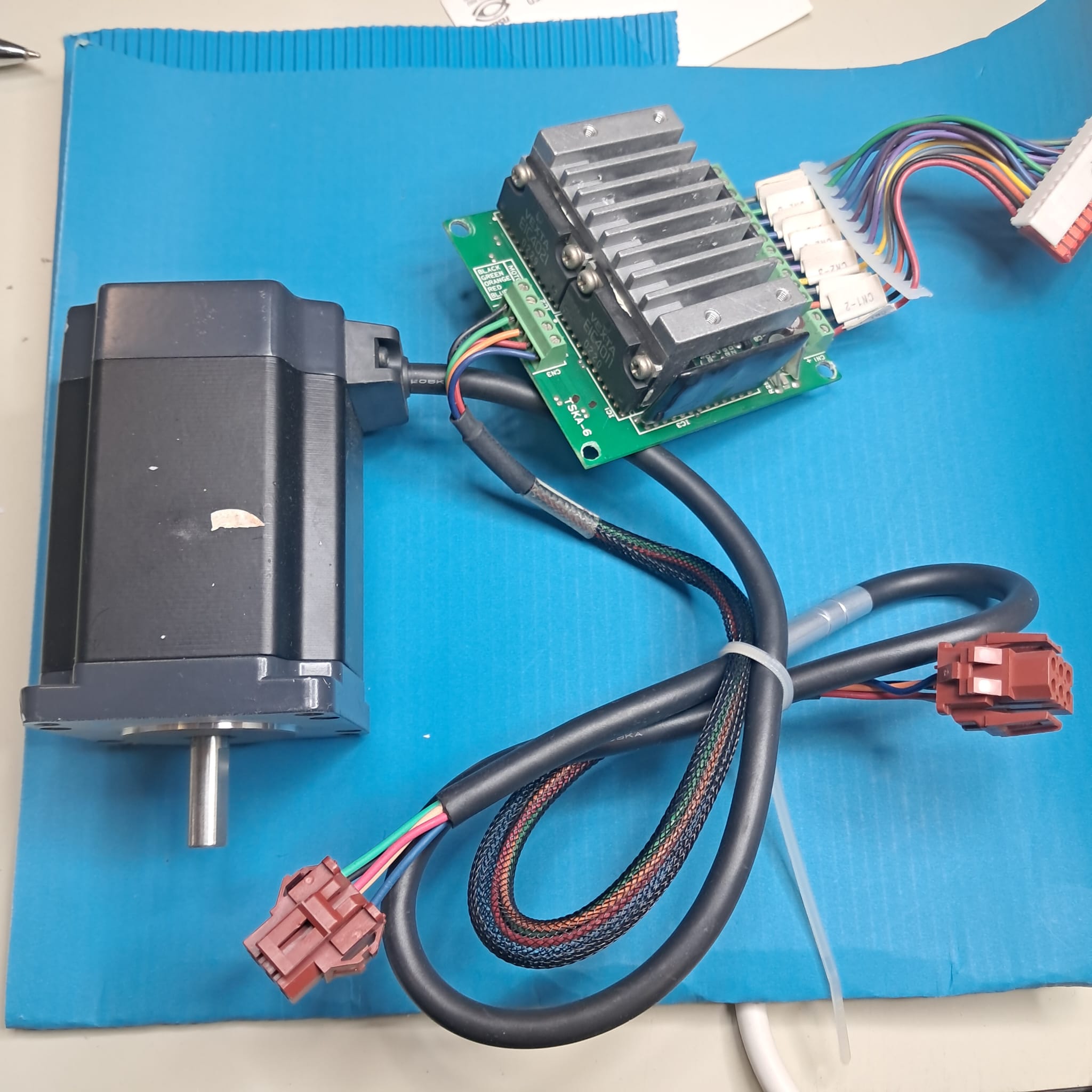 Used Applied Materials AMAT VEXTA PK569AUA-A3 MOTOR AND DRIVER