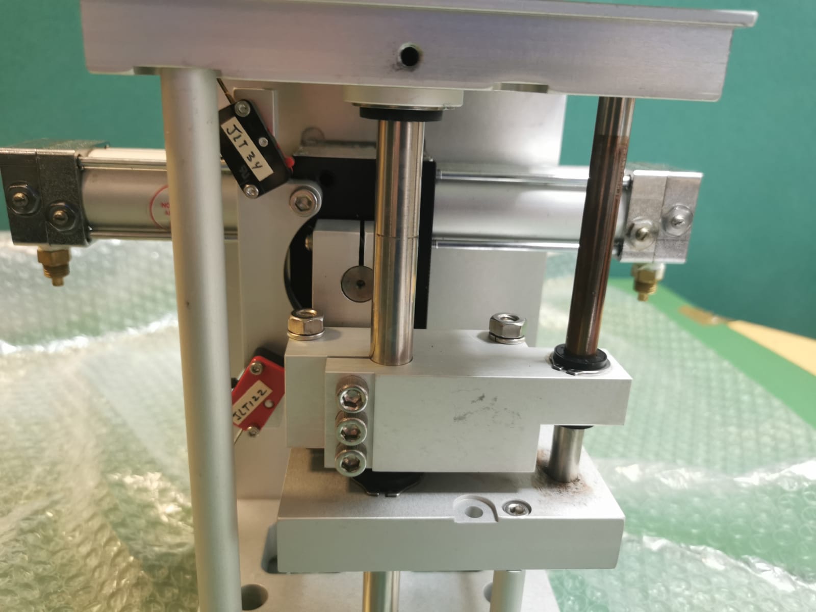 Used Eaton Nova 6200AV Part load lock