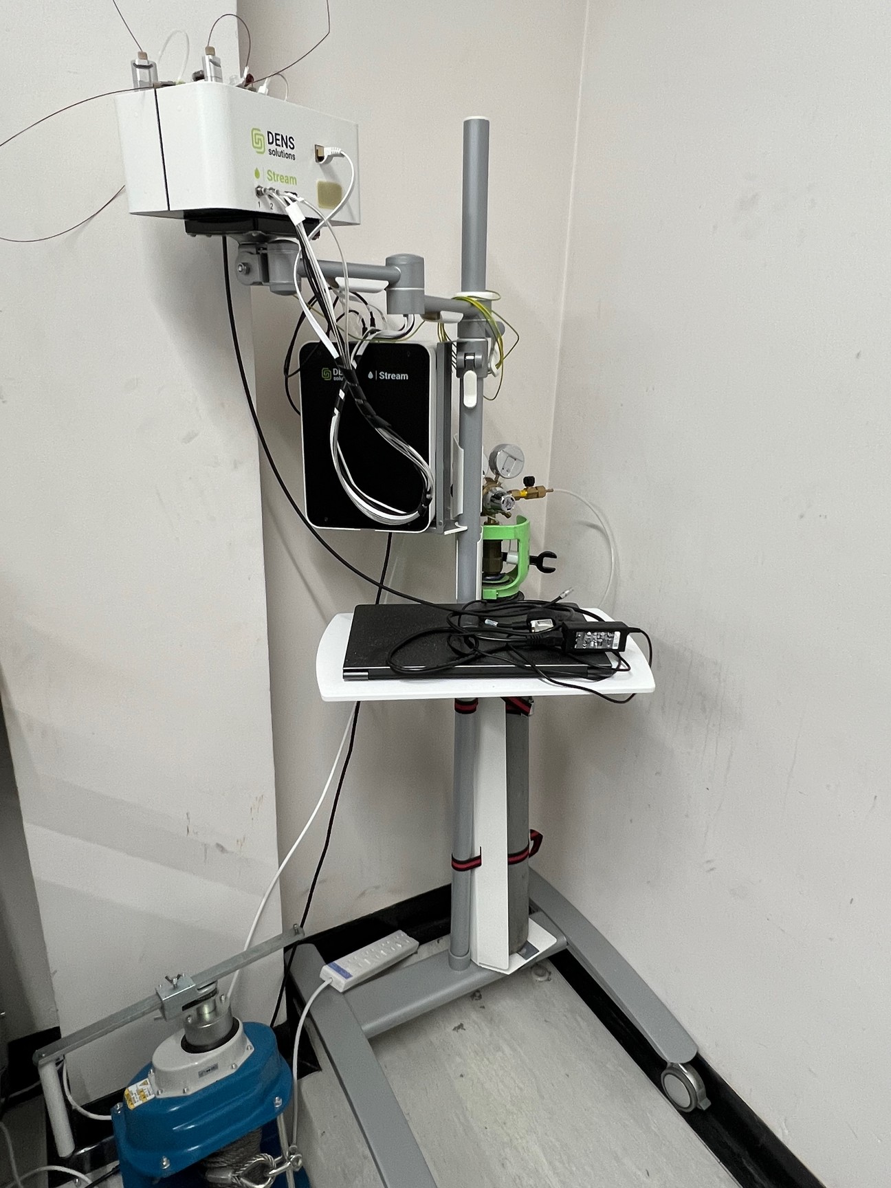 Used DENS Solutions Ocean & Stream TEM Holders with Liquid Supply / Pumping Station