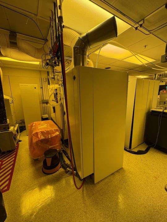 Used 1996 ASML PAS 5500 / 300 C DUV Stepper (Deep Ultraviolet)