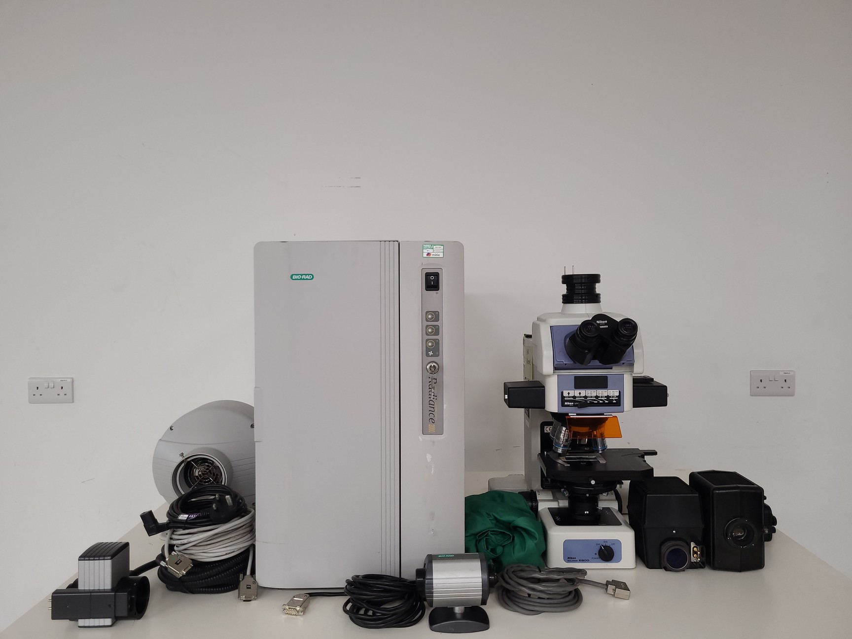 Used Nikon Eclipse E800 Microscope w/ Bio-Rad Radiance 2000 Confocal Scanning Lab