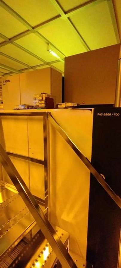 Used 2000 ASML 700D