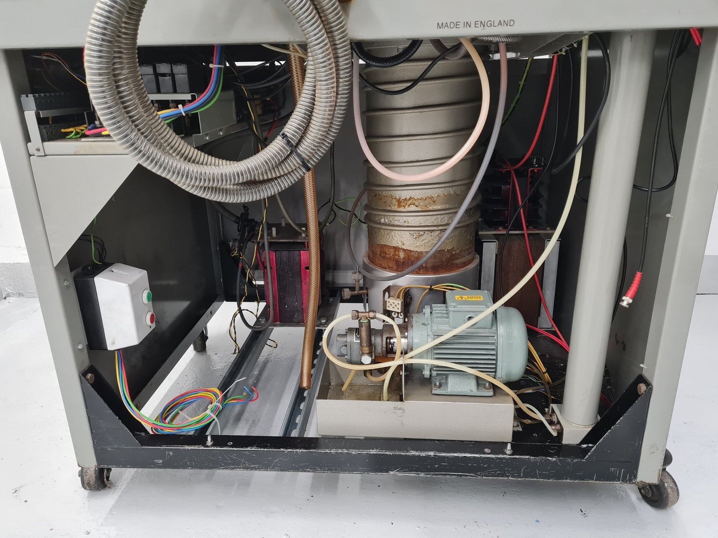 Used Edwards Edwards E480 Vacuum Thermal Evaporator Coating System Lab