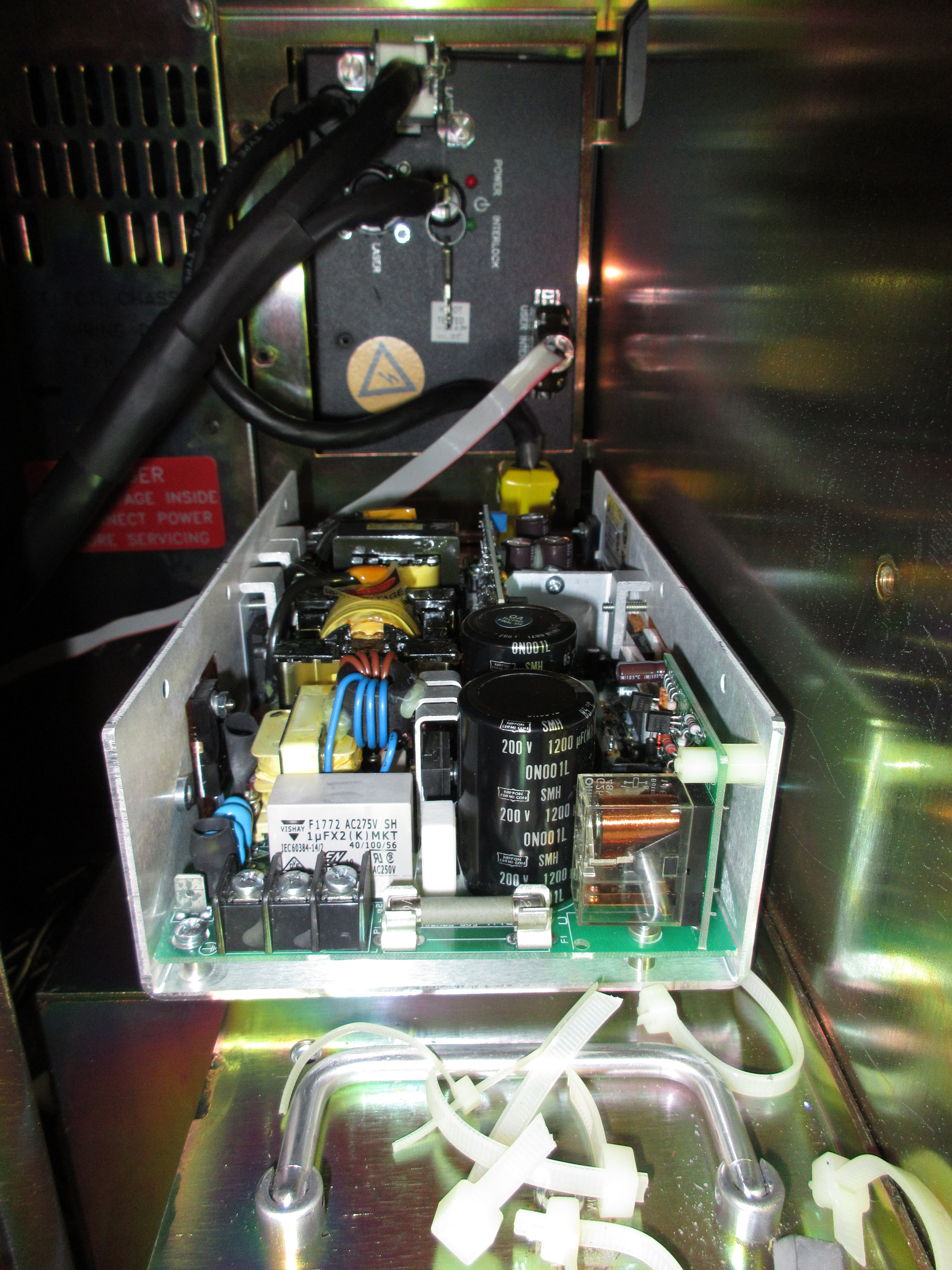 Used KLA Surfscan 6200 Particle Defect System