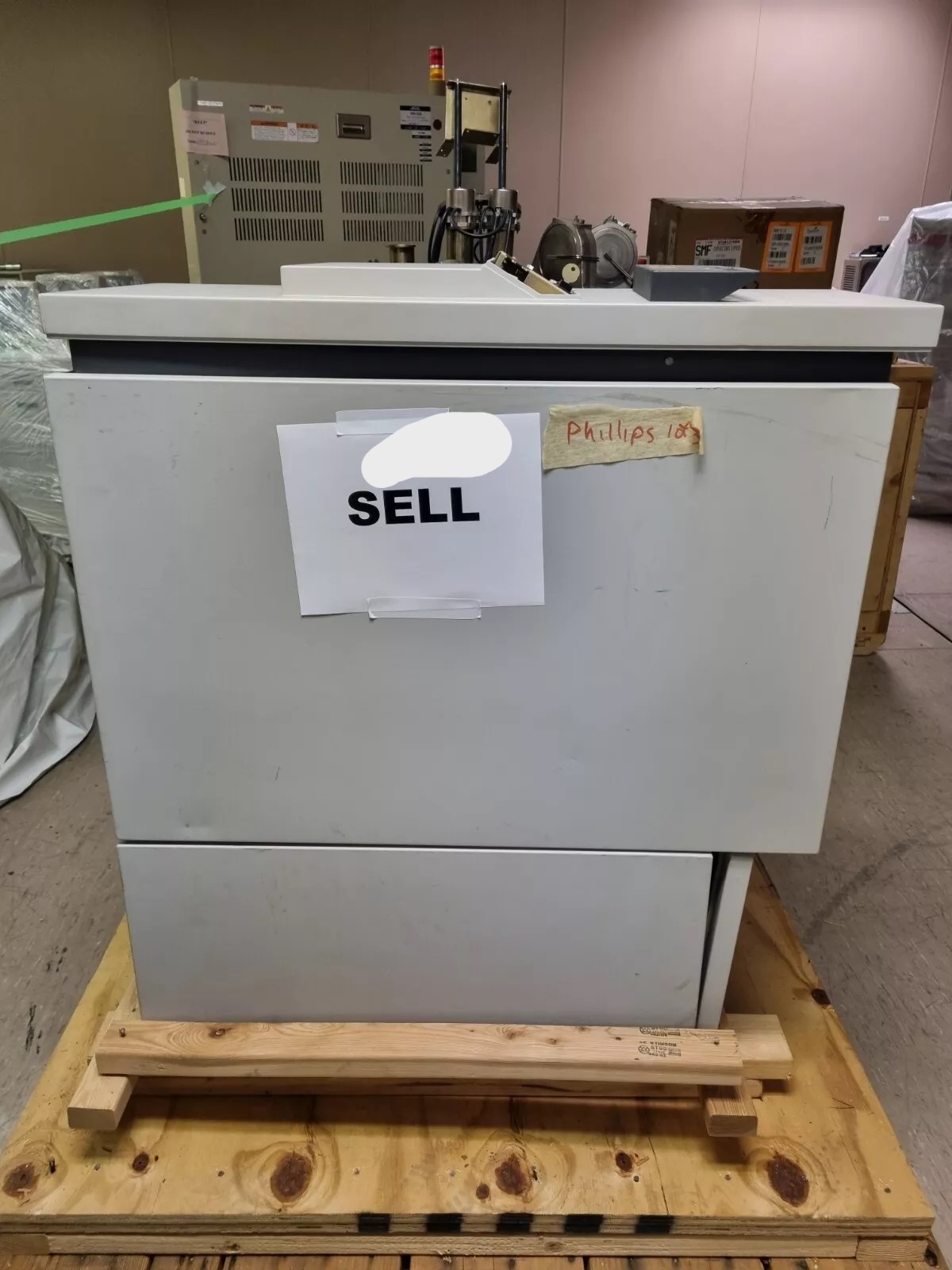 Used Philips SPW-2800 Xray Fluorescence Metrology Tool for up to 200mm Wafers