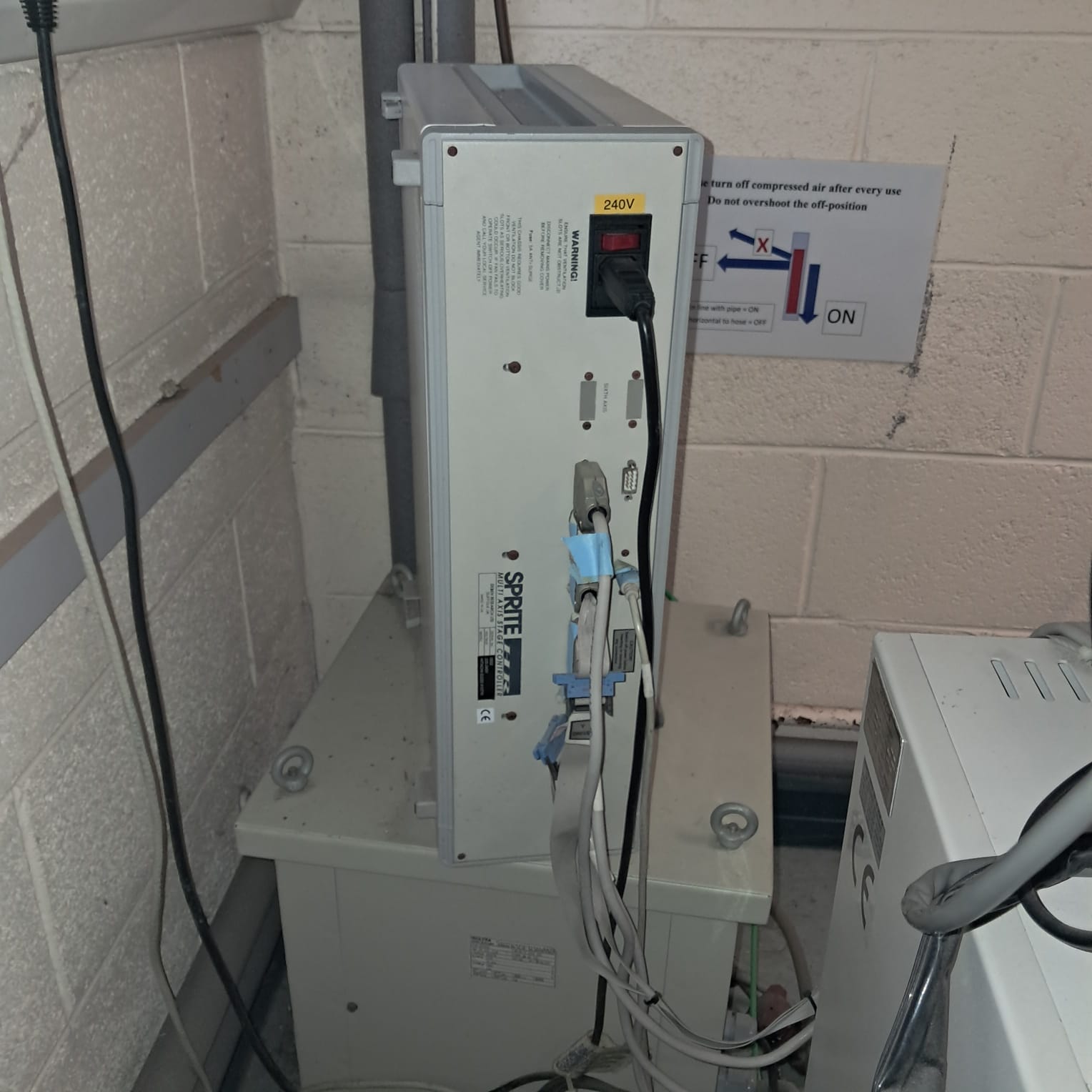 Used HITACHI S-3200 SEM