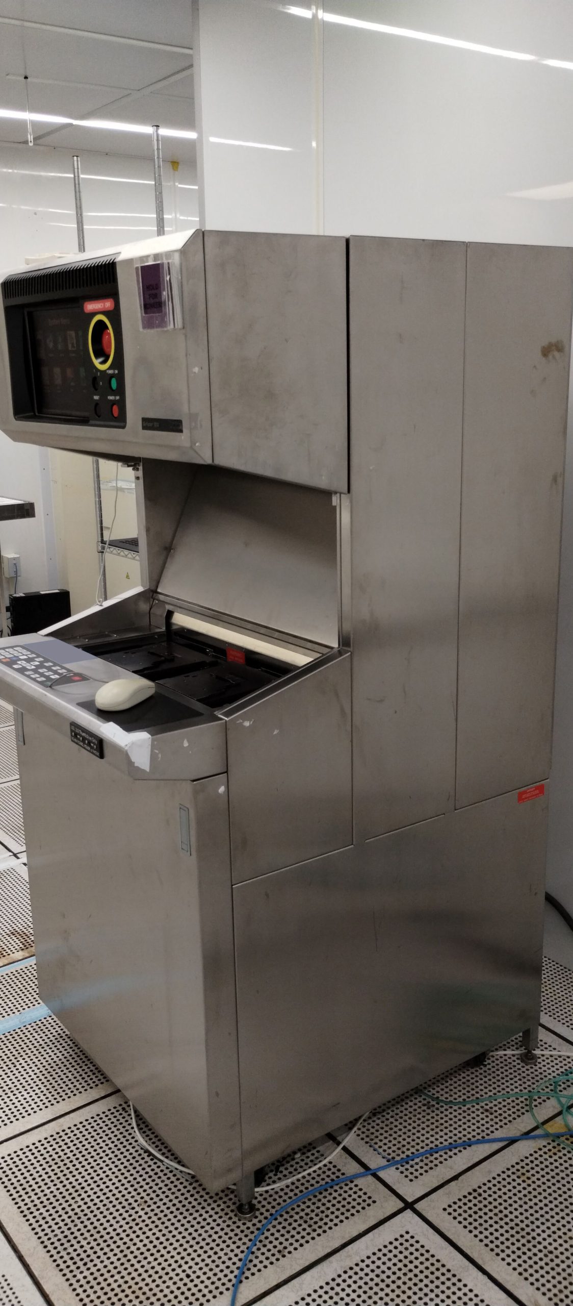 Used 1992 KLA-Tencor Surfscan 6200 Surface Defect Inspection System