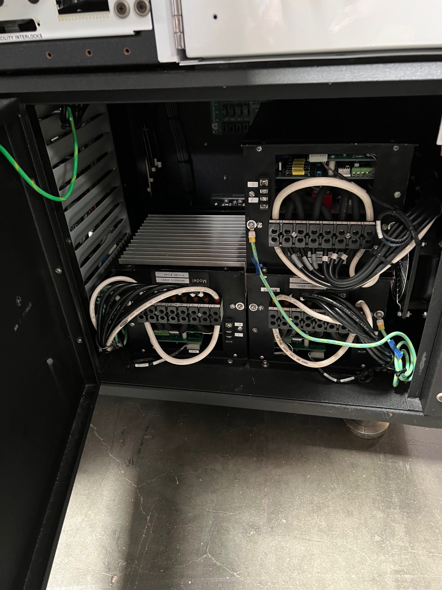 Used 1993 AMAT P5000 PECVD tool 3 Chamber