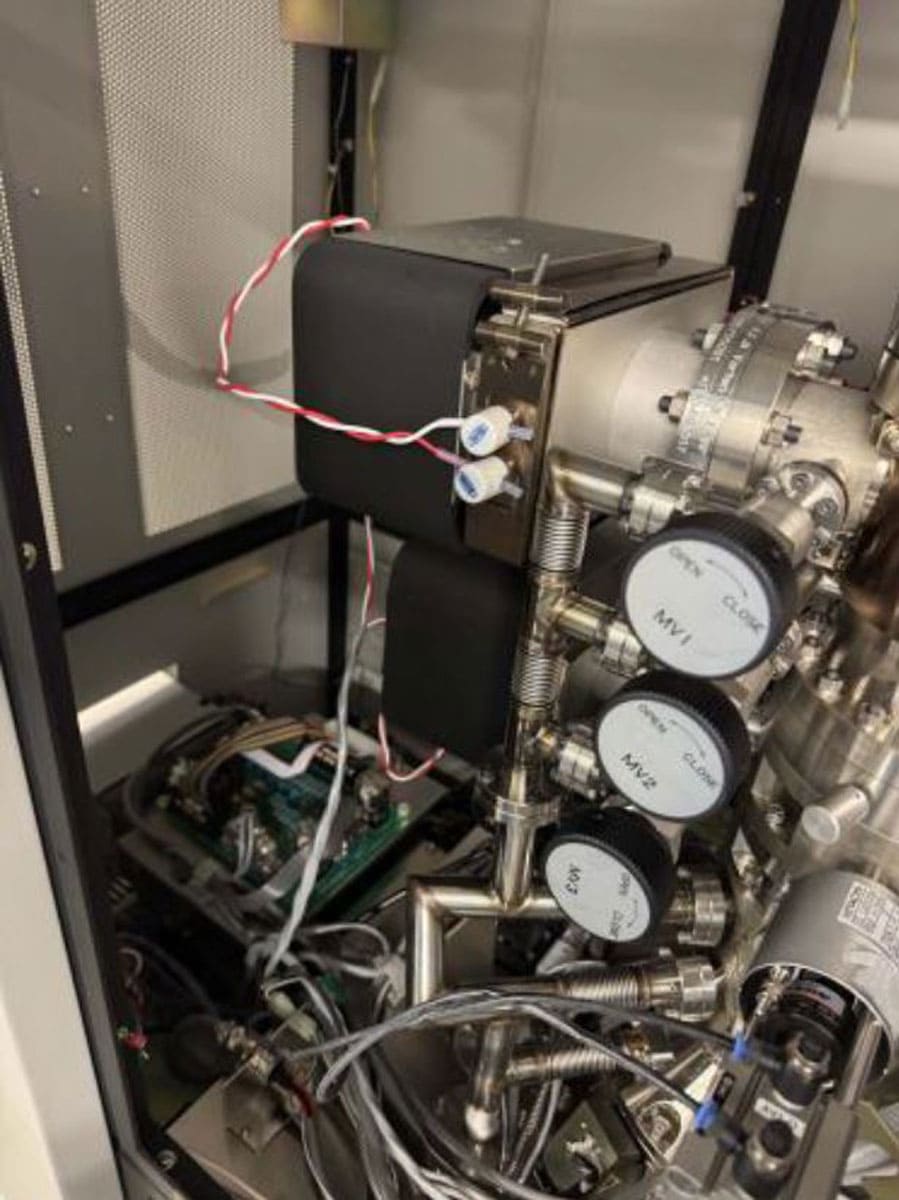 Used 996 Hitachi S-8820