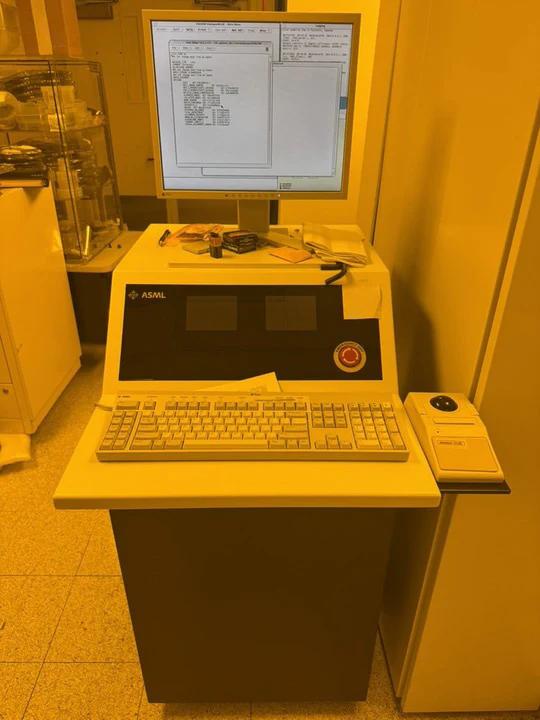 Used 1996 ASML PAS 5500 / 300 C DUV Stepper (Deep Ultraviolet)