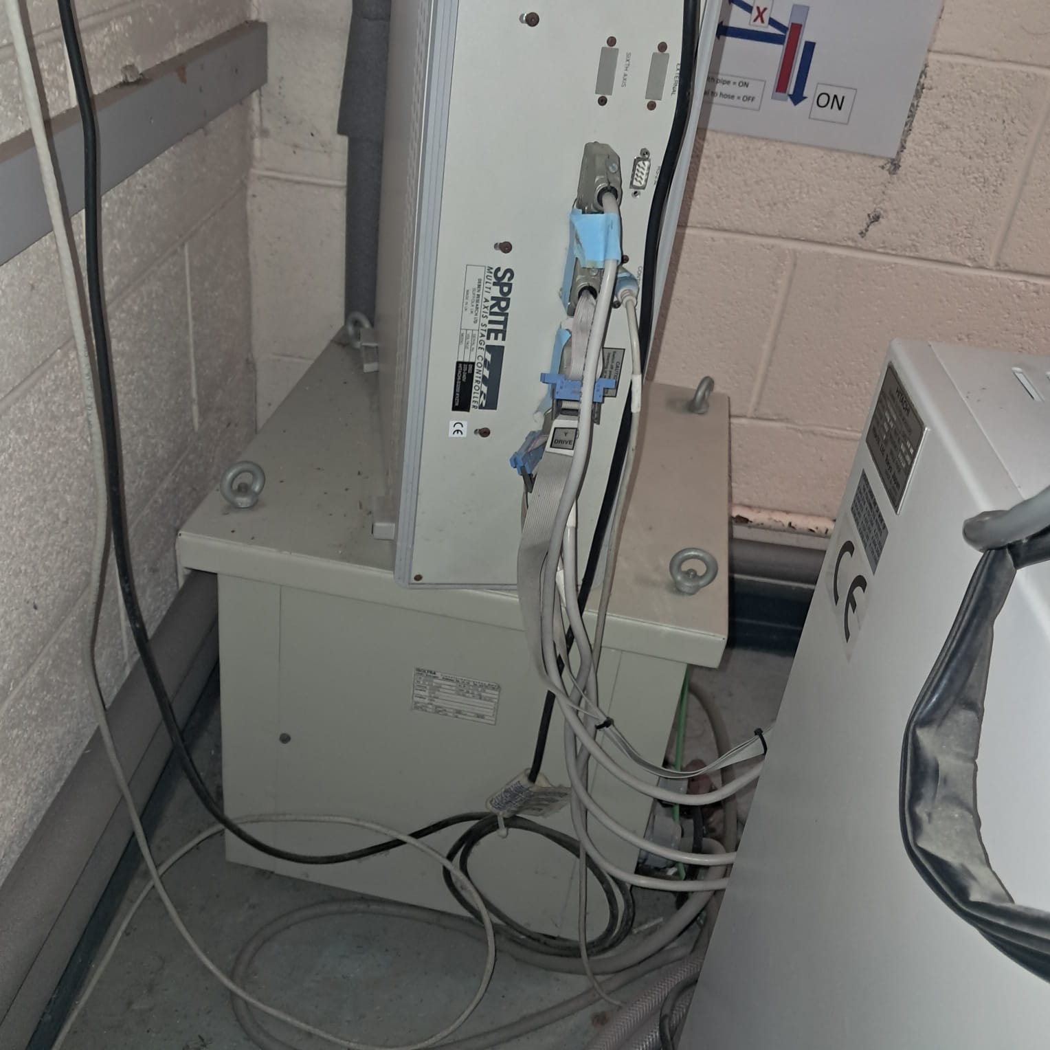 Used HITACHI S-3200 SEM